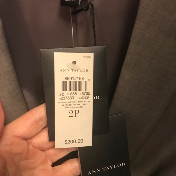 Suit - Picture 6 of 10